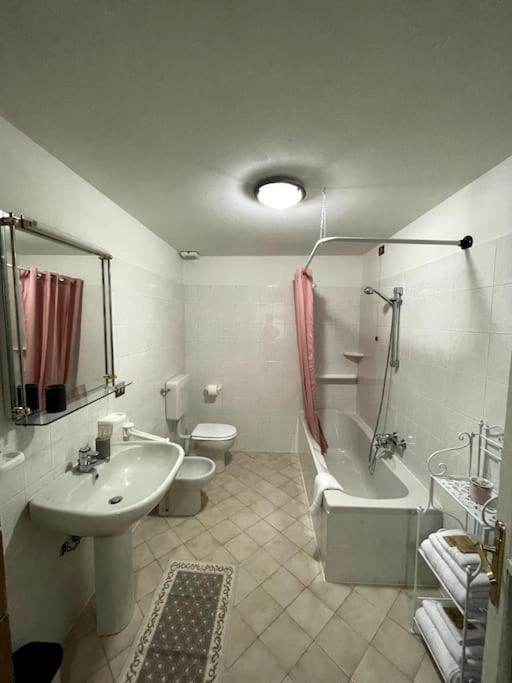 Appartamento Casamia Miasino エクステリア 写真